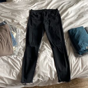 Mother Denim ‘Looker Ankle Fray’ size 32. Only worn handful of times!